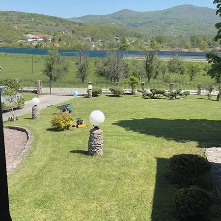 Domacinstvo Stari Krojac Chata Brgjani