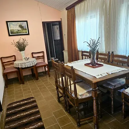 Chata Domacinstvo Stari Krojac *