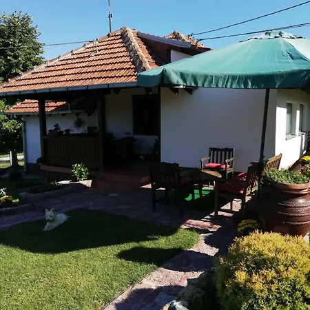 Chata Domacinstvo Stari Krojac *