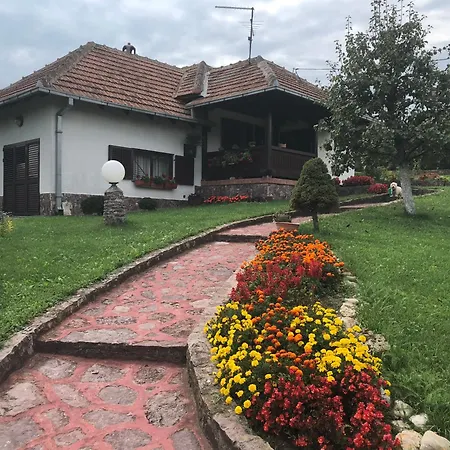 Chata Domacinstvo Stari Krojac *